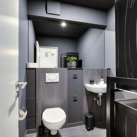アパート Premium Duplex - 20 Min To Cologne - Garage & Terrace *