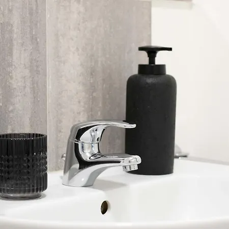 アパート Premium Duplex - 20 Min To Cologne - Garage & Terrace *